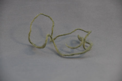 Knotting singles